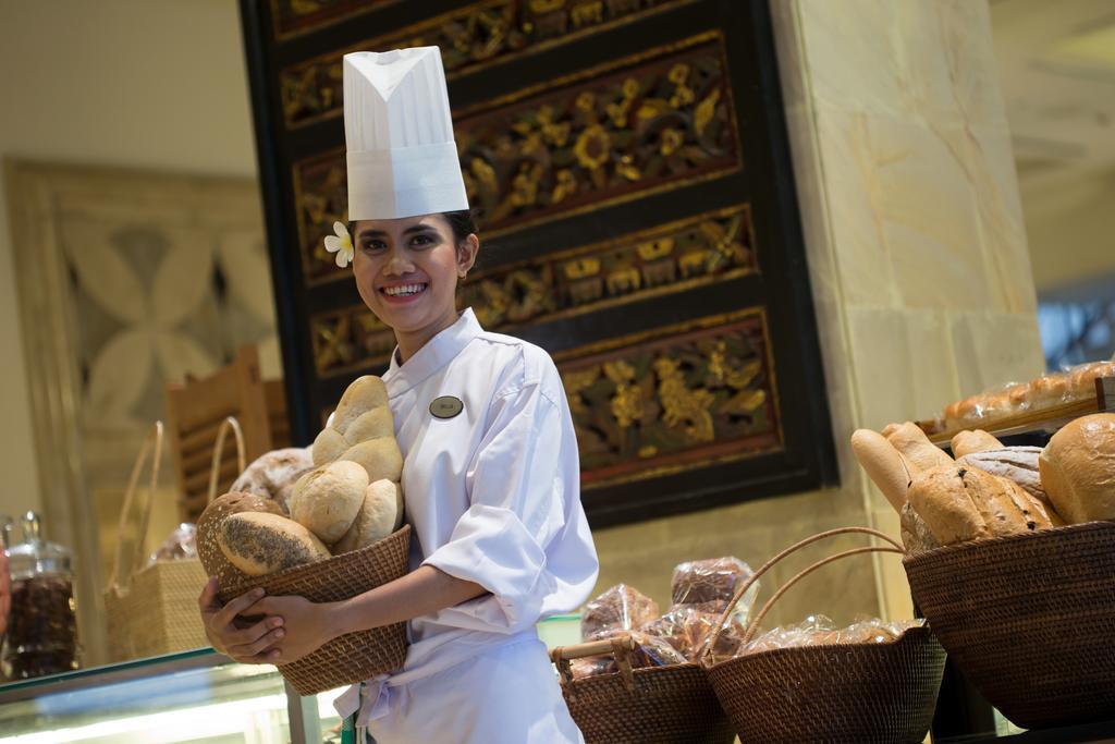 Bumi Surabaya City Resort Exterior photo A female chef at the Four Seasons Hotel, Kuala Lumpur