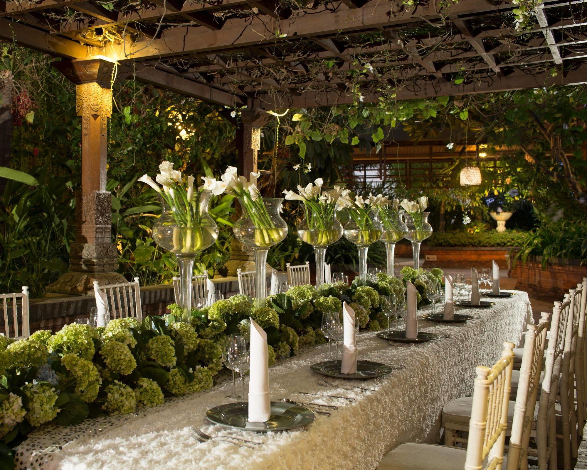 Bumi Surabaya City Resort Exterior photo The Pergola
