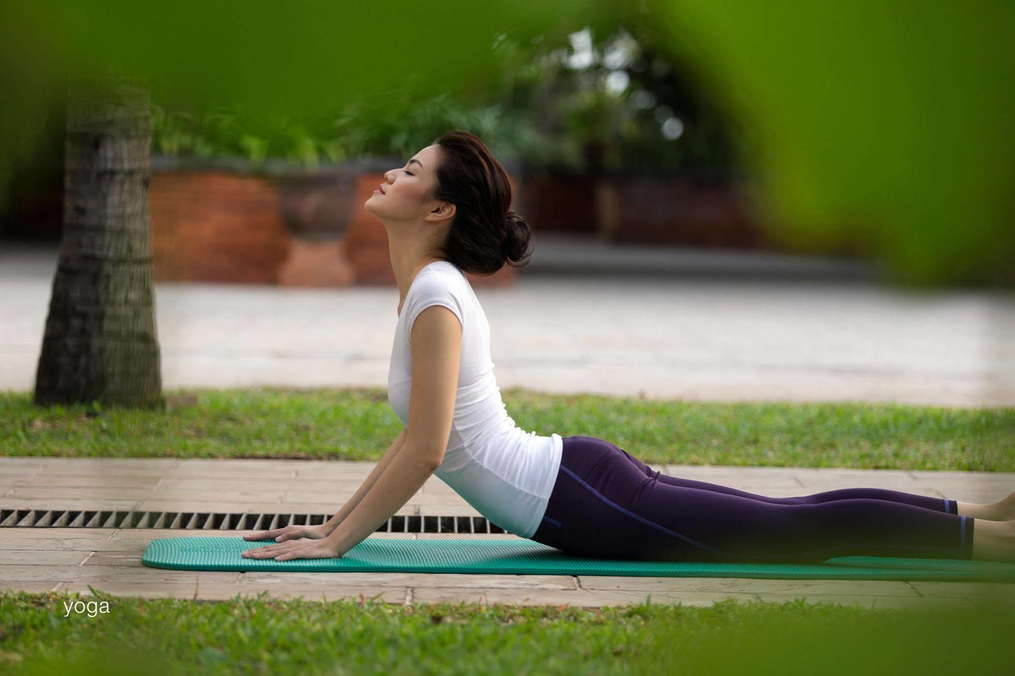 Bumi Surabaya City Resort Exterior photo Bhujangasana