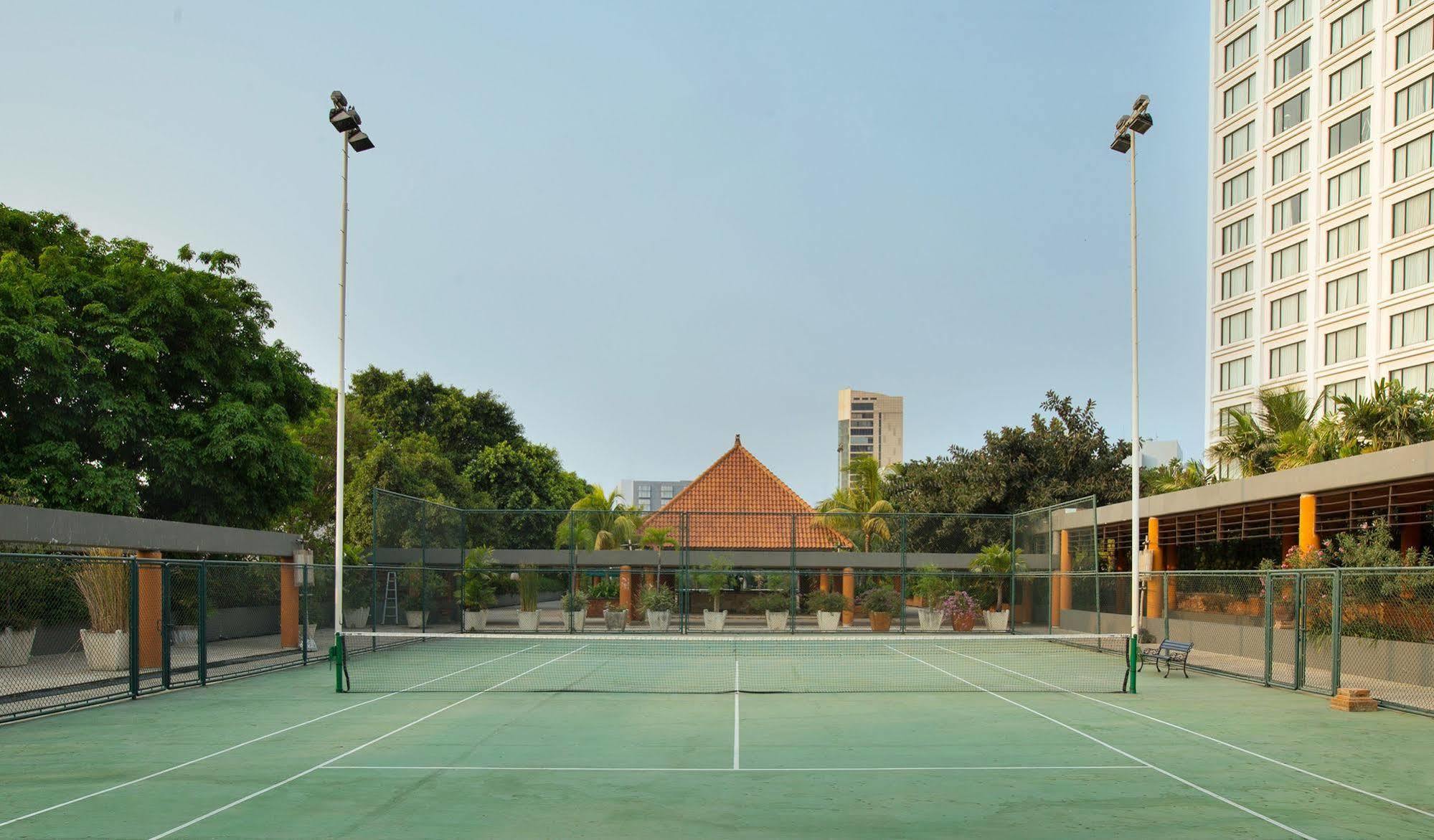 Bumi Surabaya City Resort Exterior photo Tennis Courts